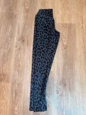 High-Rise Animal Print Leggings - Black Gray